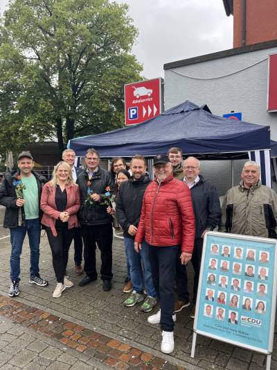 Canvassing im Kommunal- und Europawahlkampf 2024 mit der Bundestagsabgeordneten Christina Stumpp, 2.v.l. (1.6.2024).