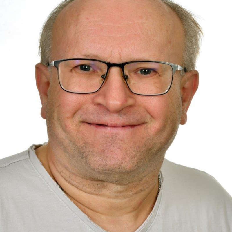  Uwe Hrter